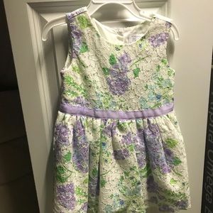 Lace dress for little girls